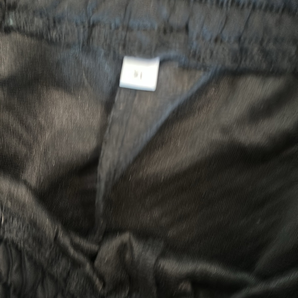 Textured black set - Picture 3 of 5